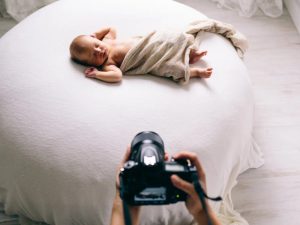 ضرر فلش دوربین بر چشم نوزاد