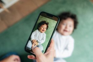 عکاسی با موبایل از کودک